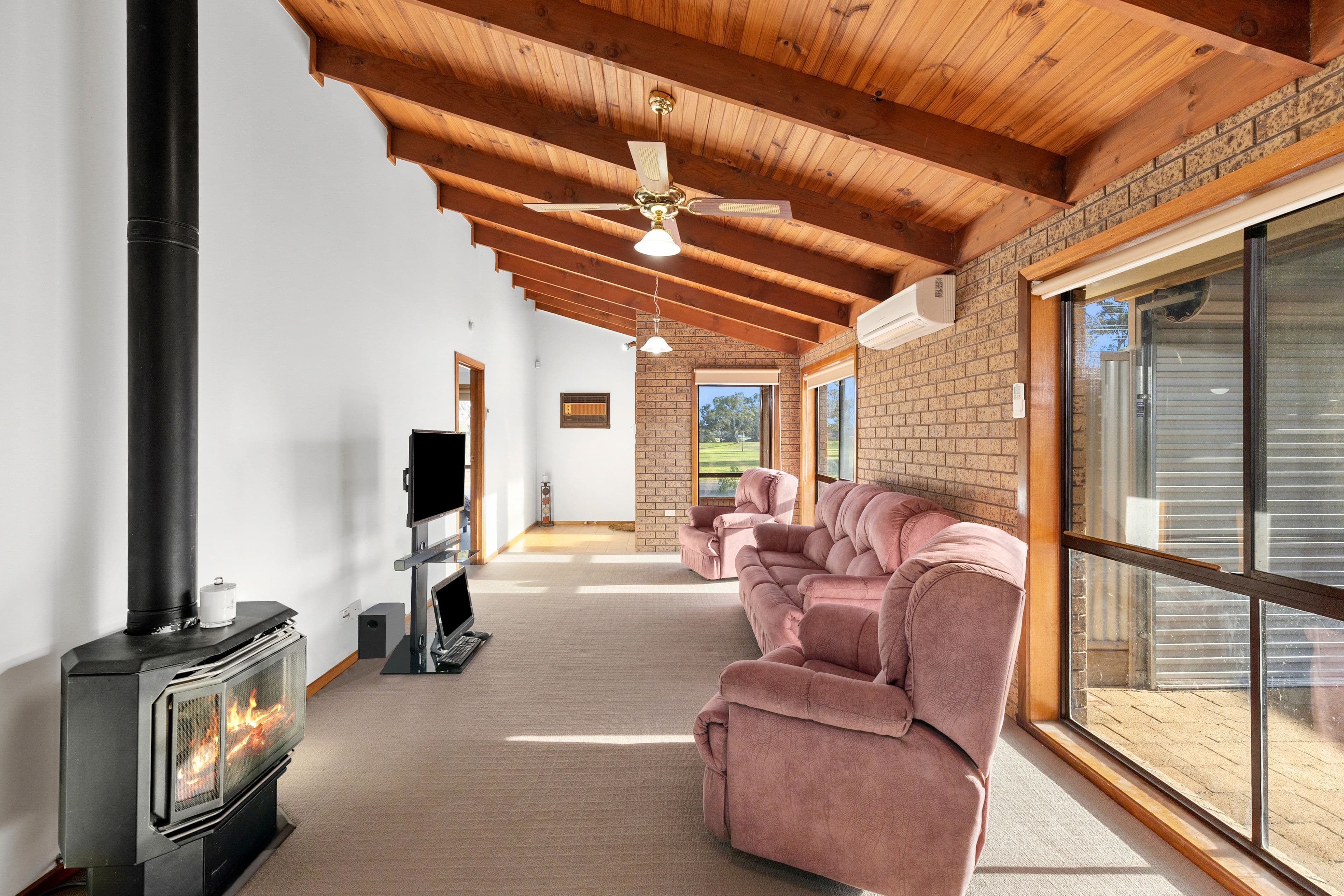 16 Benjamin Drive, Lara VIC 3212, Lara - Thumbnail 2