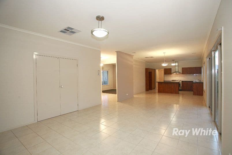 17 Satin Street, CRANBOURNE VIC 3977, Cranbourne - Thumbnail 3