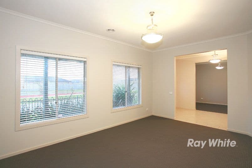 17 Satin Street, CRANBOURNE VIC 3977, Cranbourne - Thumbnail 6