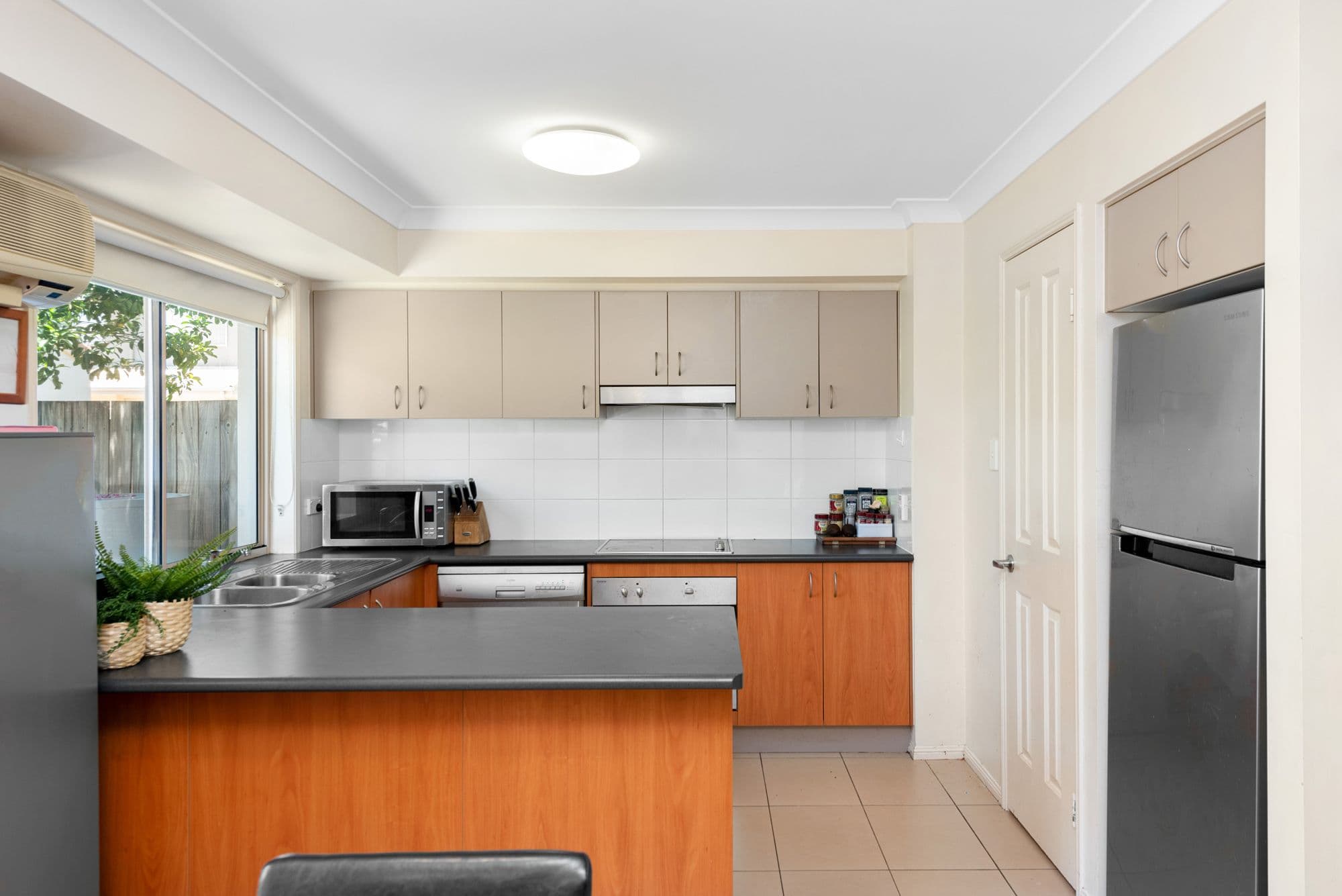 50 Johnston Street, Carina QLD 4152, Carina - Thumbnail 3