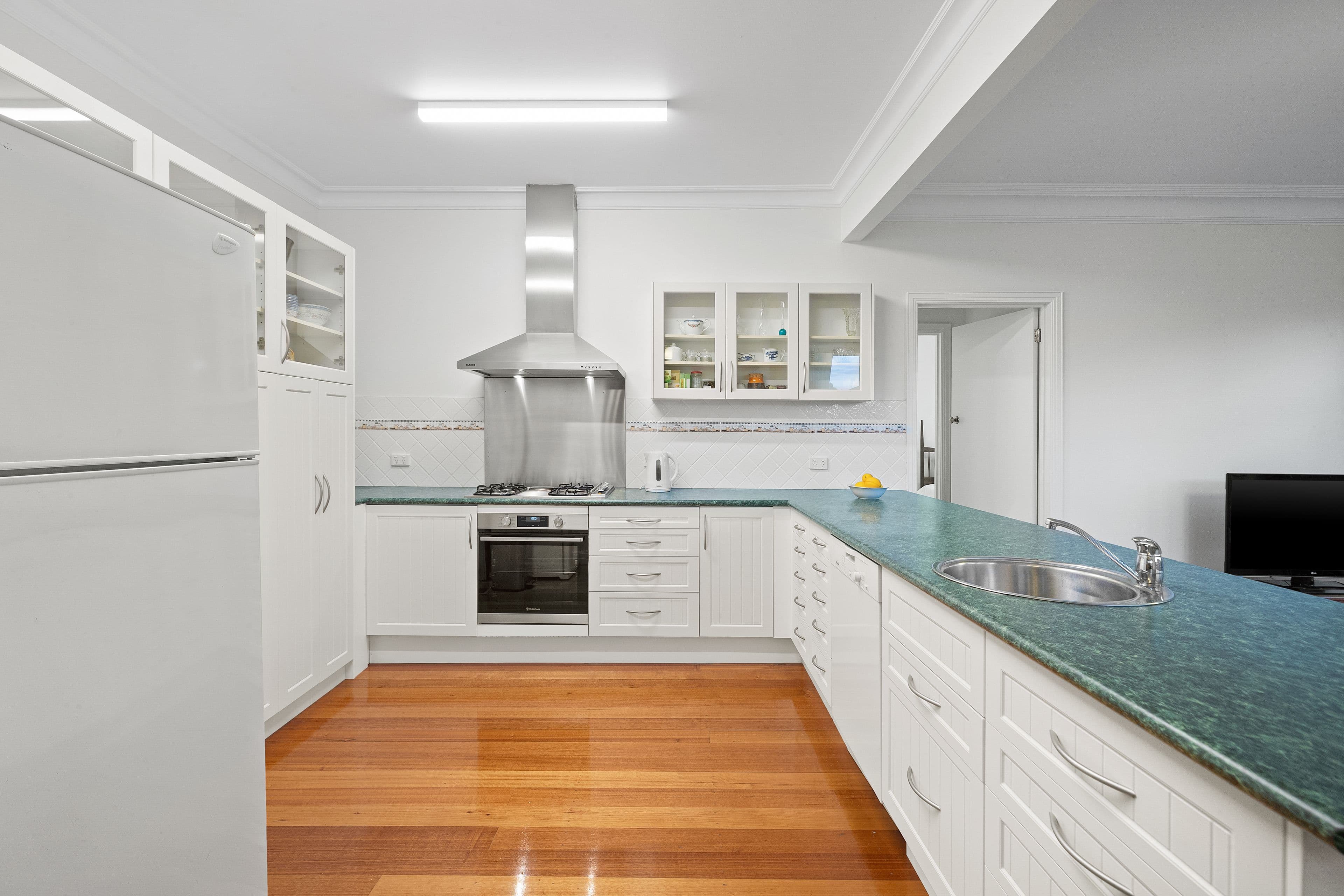 18 Stanley Avenue, Ringwood East VIC 3135, Ringwood East - Thumbnail 6