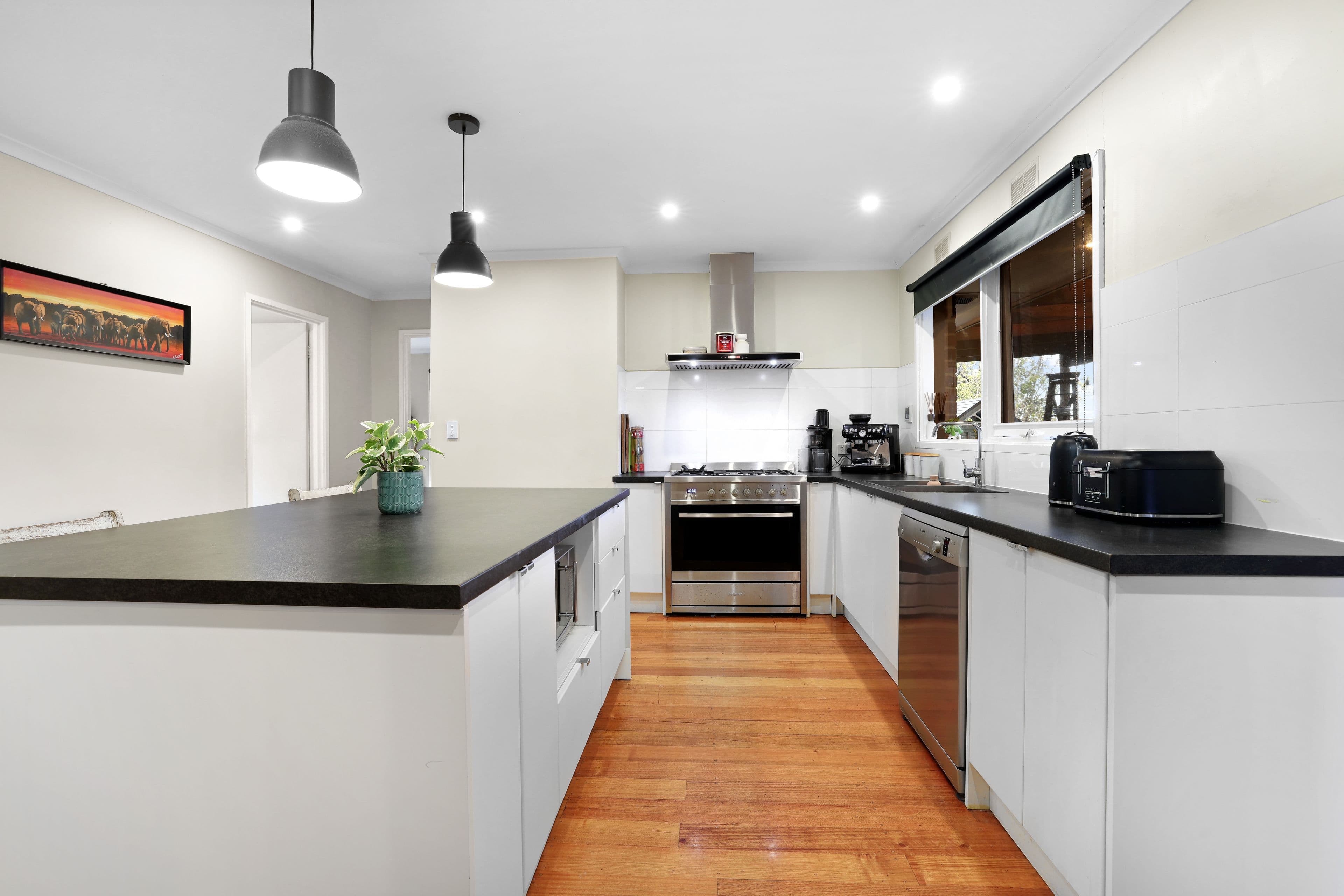8 Courtney Square, Wantirna VIC 3152, Wantirna - Thumbnail 5