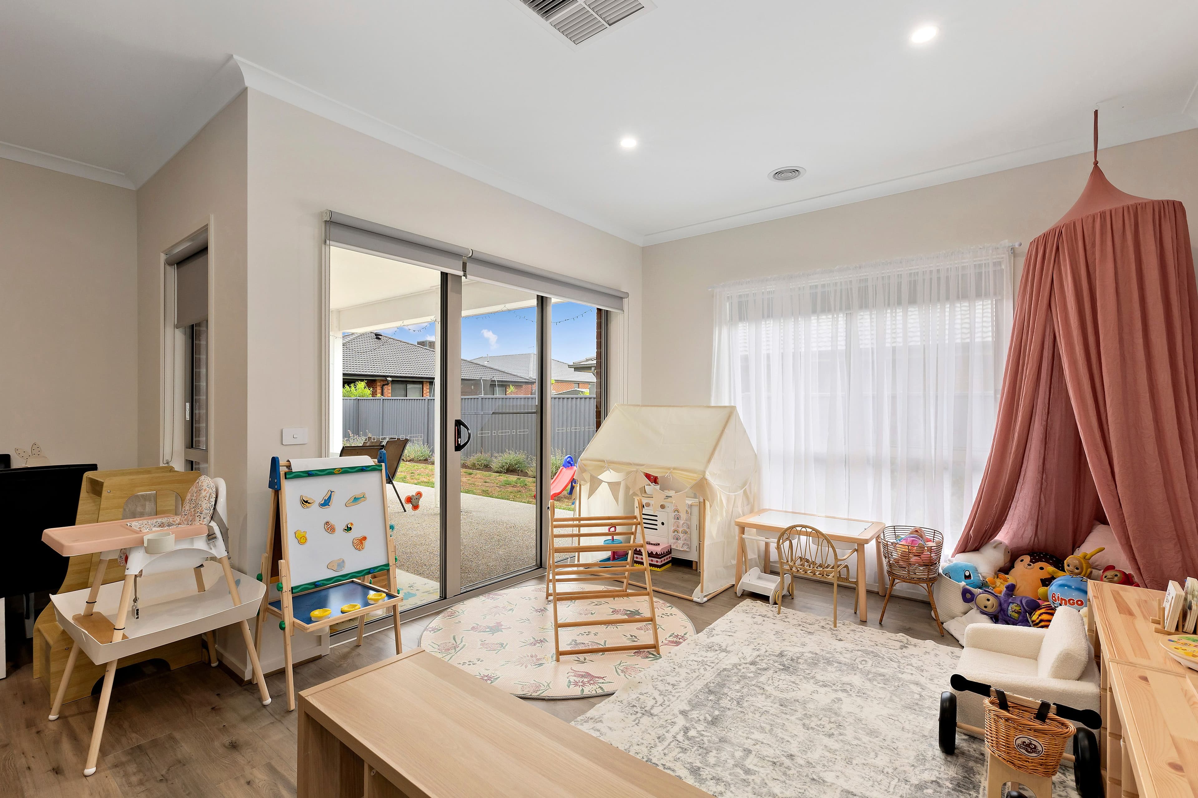 17 Lugano Avenue, Alfredton VIC 3350, Alfredton - Thumbnail 4