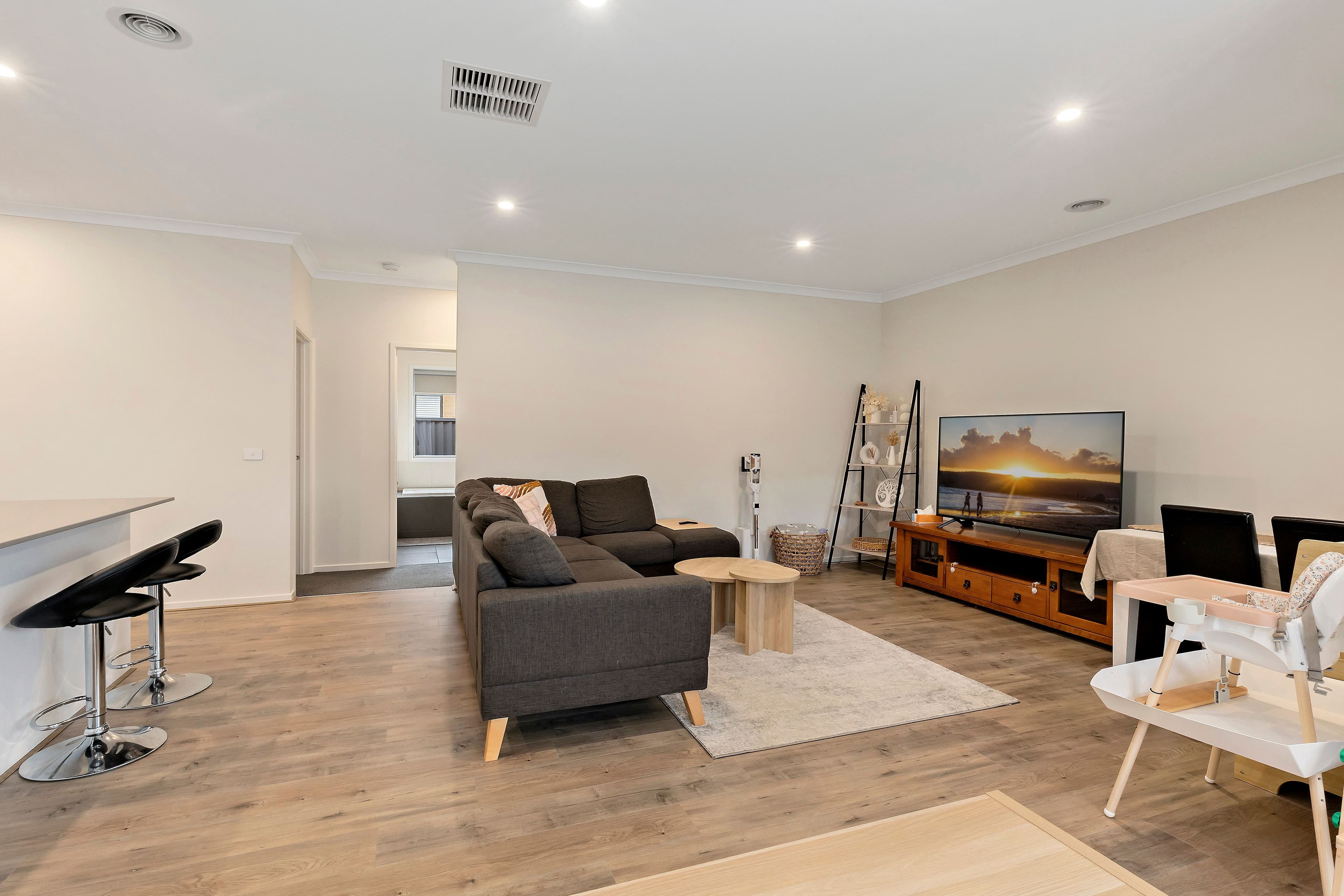 17 Lugano Avenue, Alfredton VIC 3350, Alfredton - Thumbnail 5