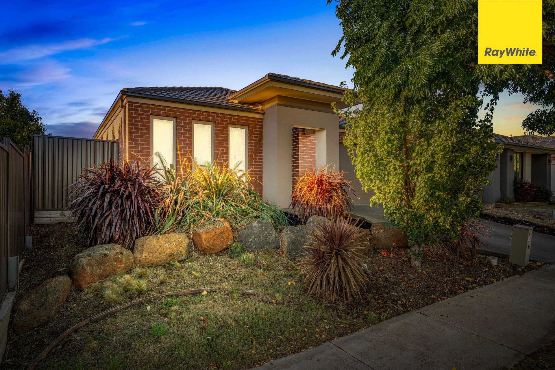 3 Coltan Avenue, COBBLEBANK VIC 3338, Cobblebank - Thumbnail 2