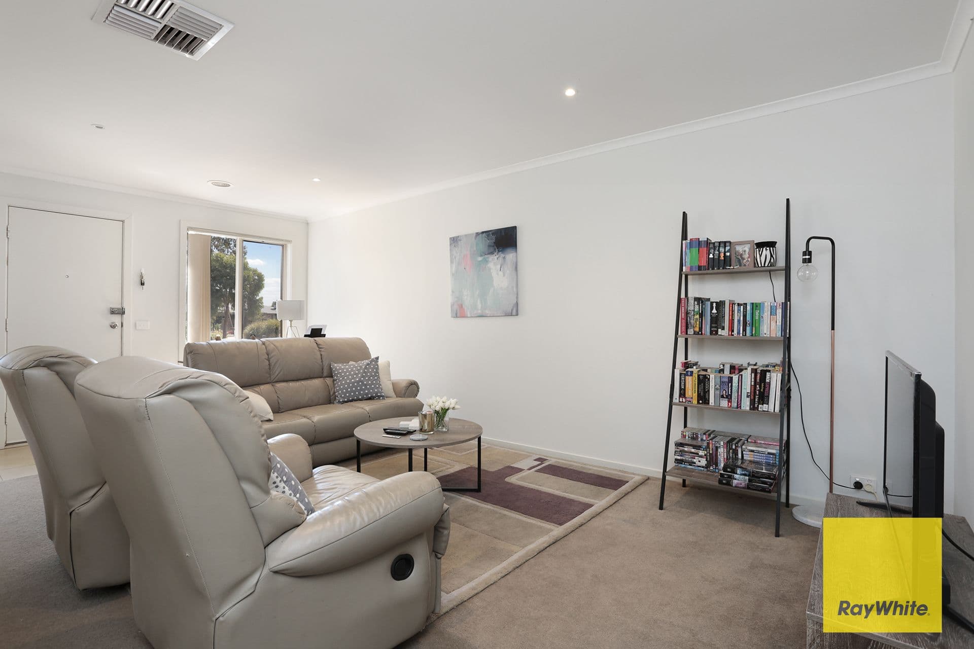 34 Emma Drive, Point Cook VIC 3030, Point Cook - Thumbnail 2