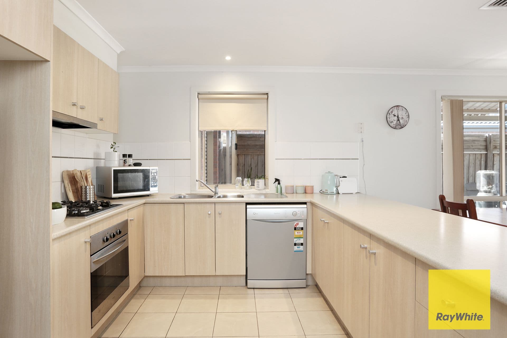 34 Emma Drive, Point Cook VIC 3030, Point Cook - Thumbnail 3