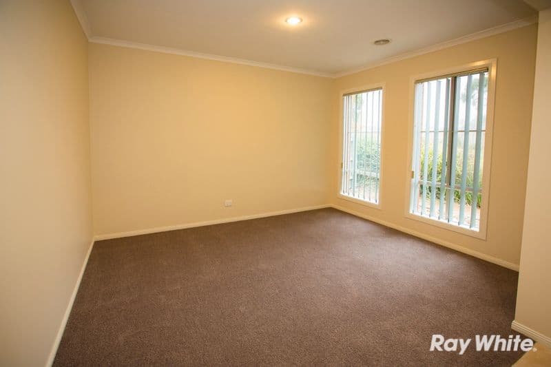 10 Park Boulevard, PAKENHAM VIC 3810, Pakenham - Thumbnail 3