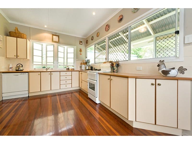 16 Wiseman Street, THE RANGE QLD 4700, The Range - Thumbnail 2