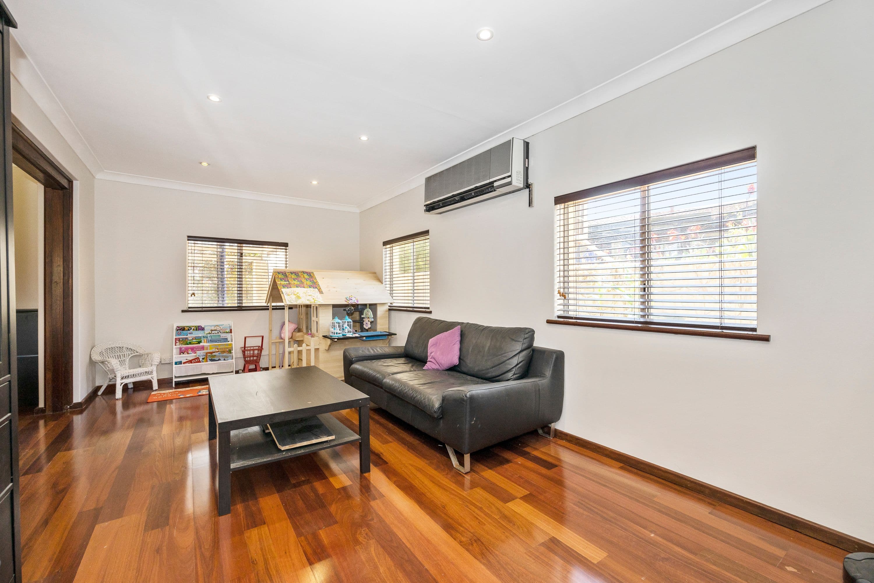 33 Hunter Drive, Lesmurdie WA 6076, Lesmurdie - Thumbnail 6