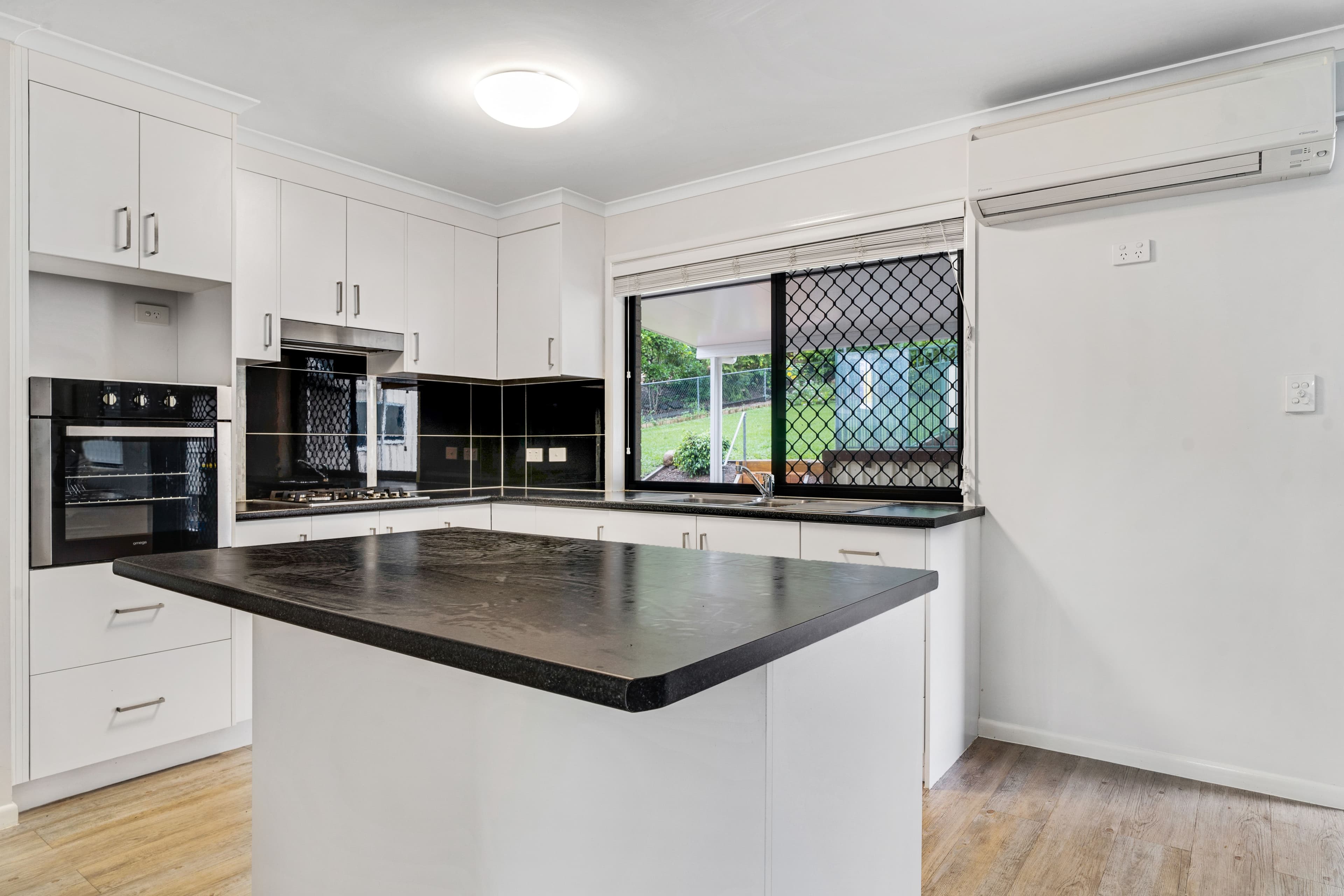 13 Loane Drive, Edens Landing QLD 4207, Edens Landing - Thumbnail 4