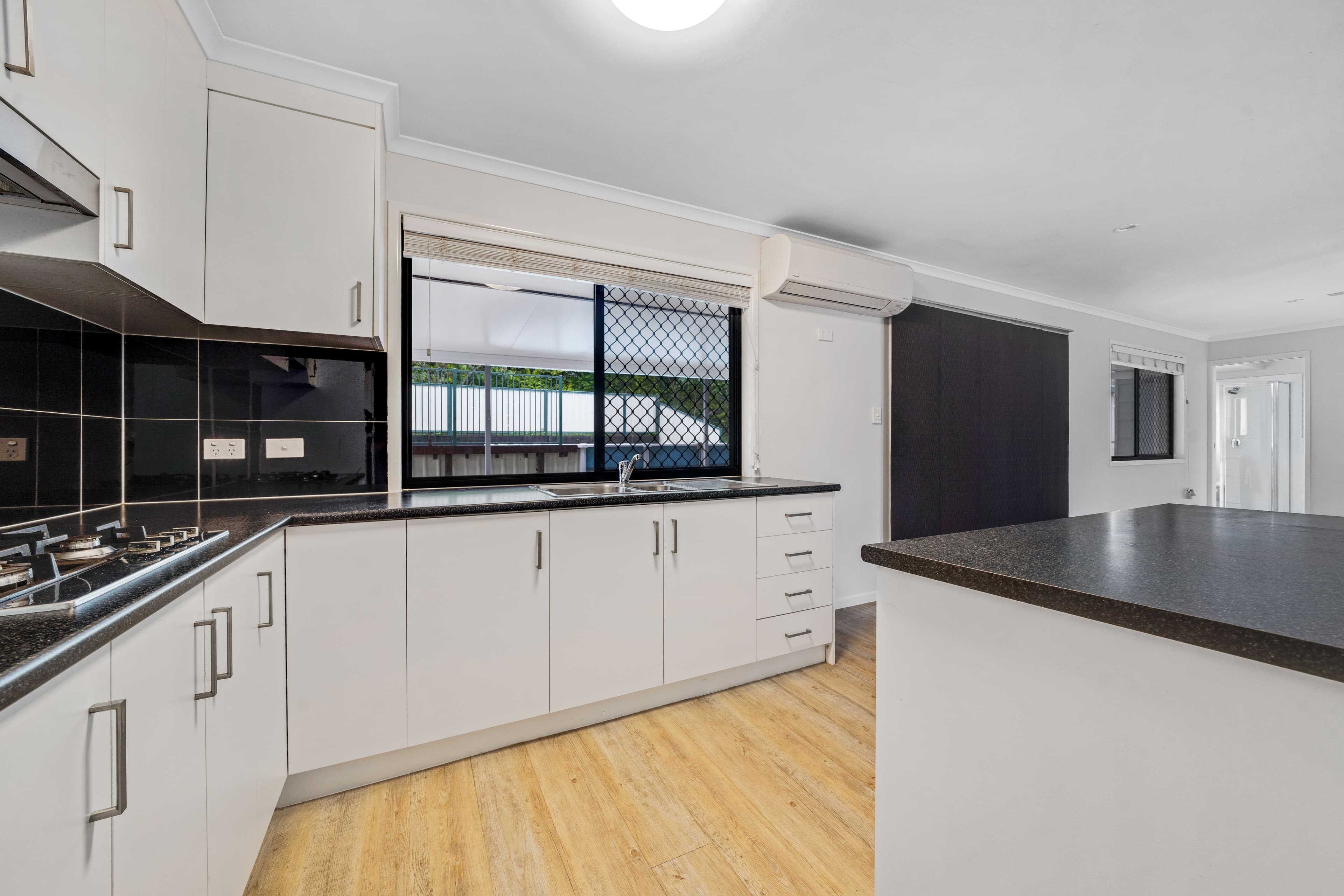 13 Loane Drive, Edens Landing QLD 4207, Edens Landing - Thumbnail 6