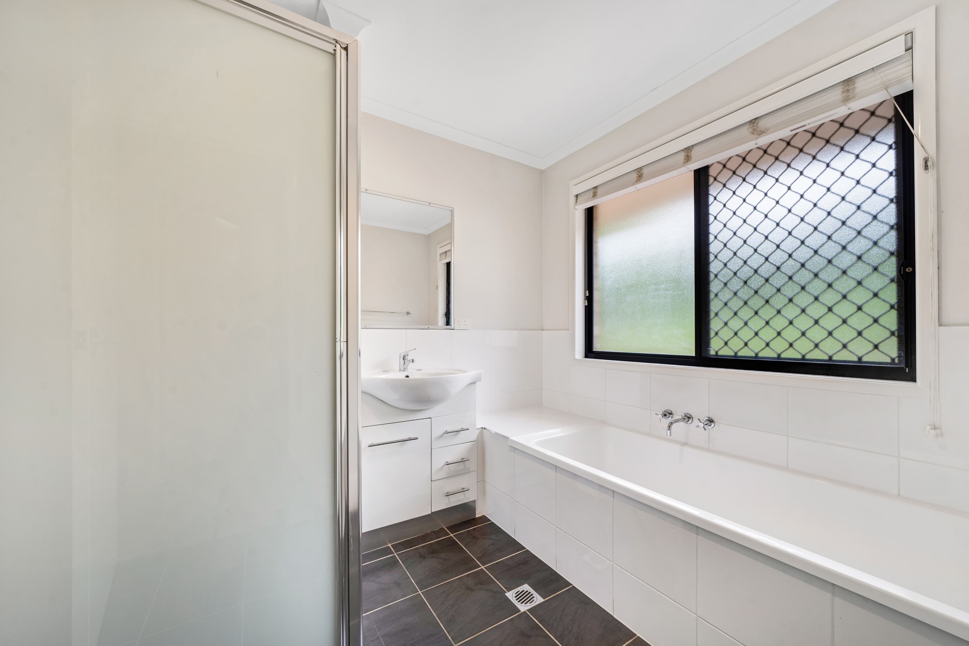 13 Loane Drive, Edens Landing QLD 4207, Edens Landing - Thumbnail 8