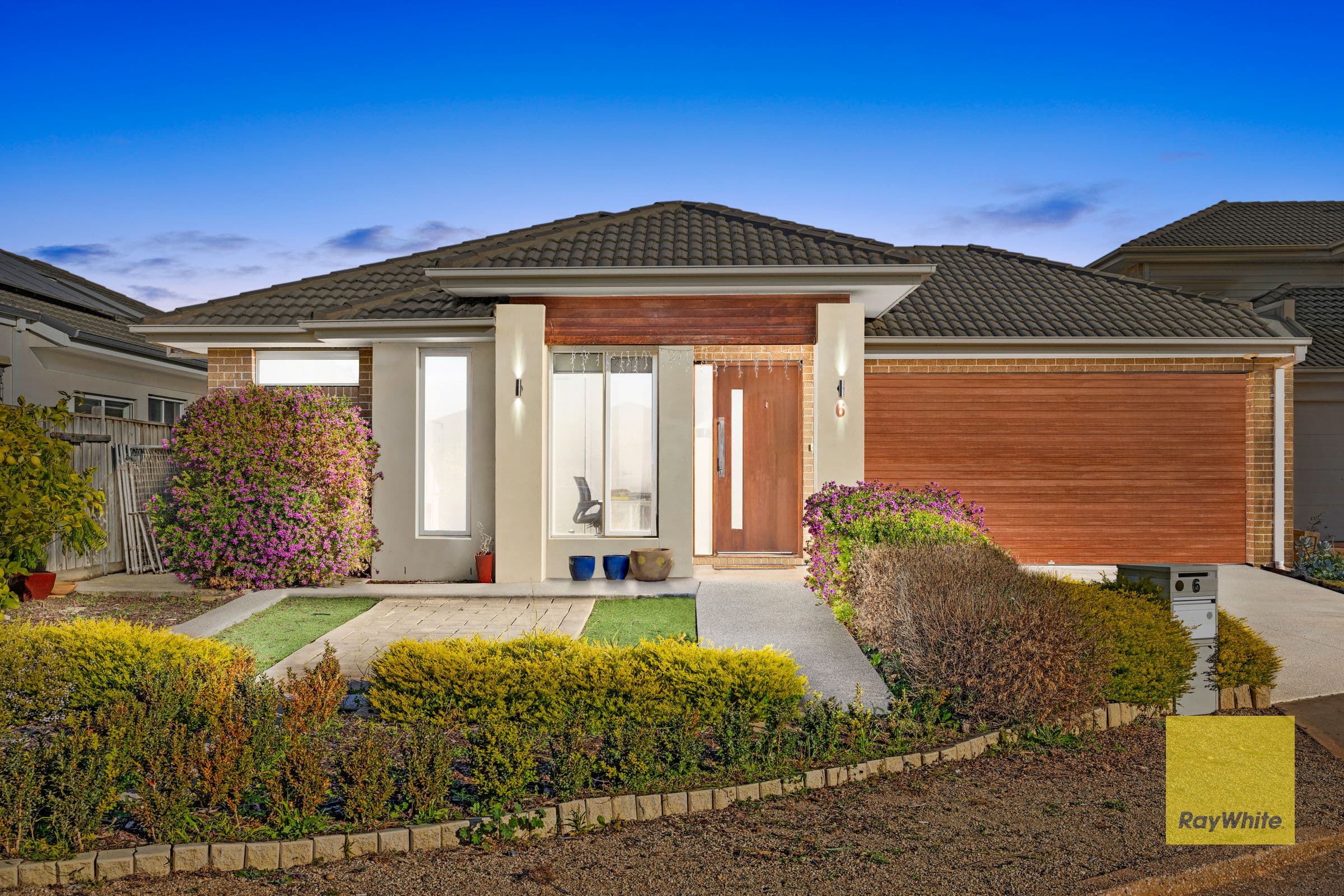 6 Trident Court, Sanctuary Lakes VIC 3030, Sanctuary Lakes - Image 1