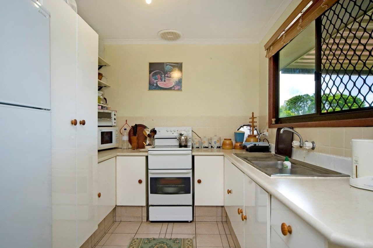 3 Blanford Street, Arundel QLD 4214, Arundel - Thumbnail 3
