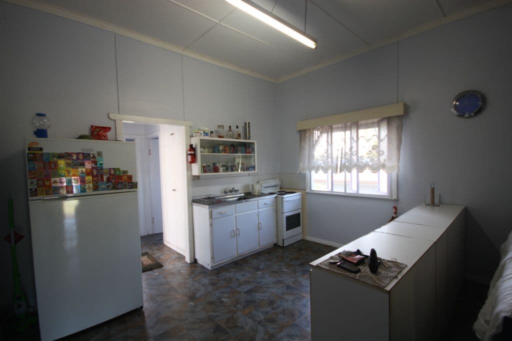 120 Fourteenth Avenue, HOME HILL QLD 4806, Home Hill - Thumbnail 2