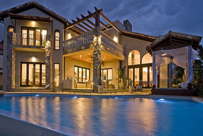 52 Royal Albert Crescent, PARADISE POINT QLD 4216, Paradise Point - Thumbnail 2