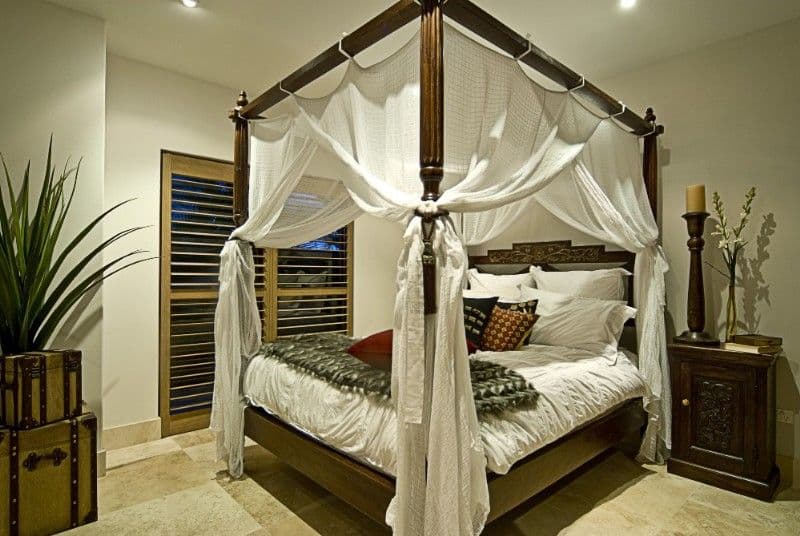 52 Royal Albert Crescent, PARADISE POINT QLD 4216, Paradise Point - Thumbnail 5