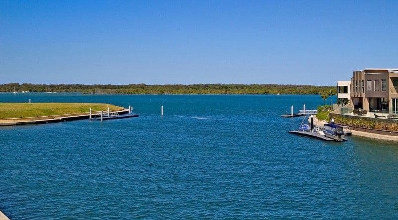 52 Royal Albert Crescent, PARADISE POINT QLD 4216, Paradise Point - Thumbnail 6
