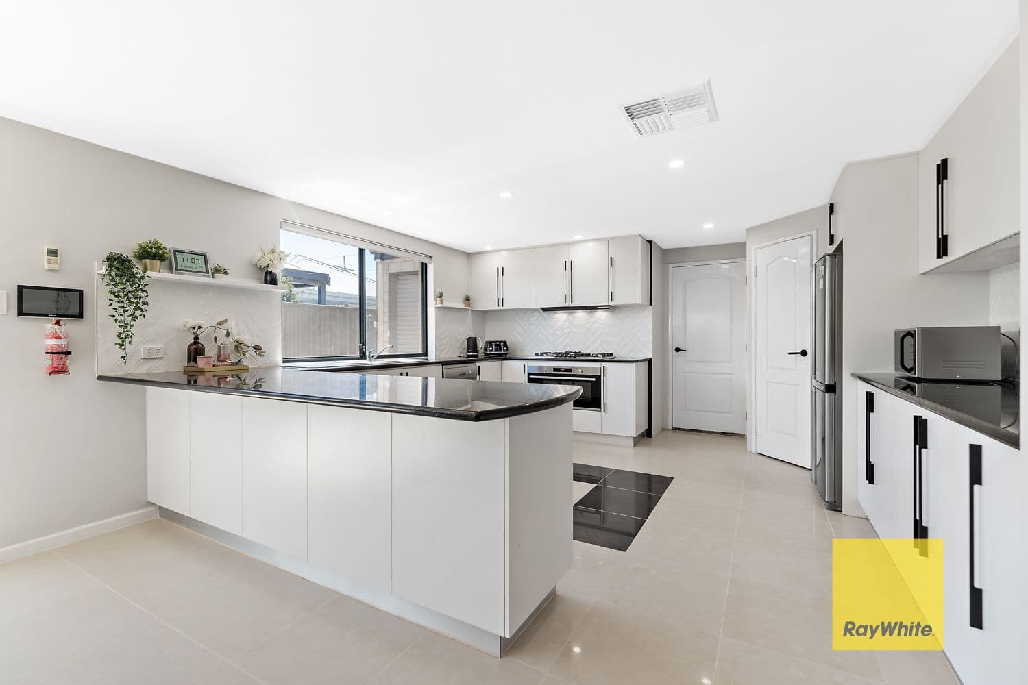 165 Yale Road, Thornlie WA 6108, Thornlie - Thumbnail 3