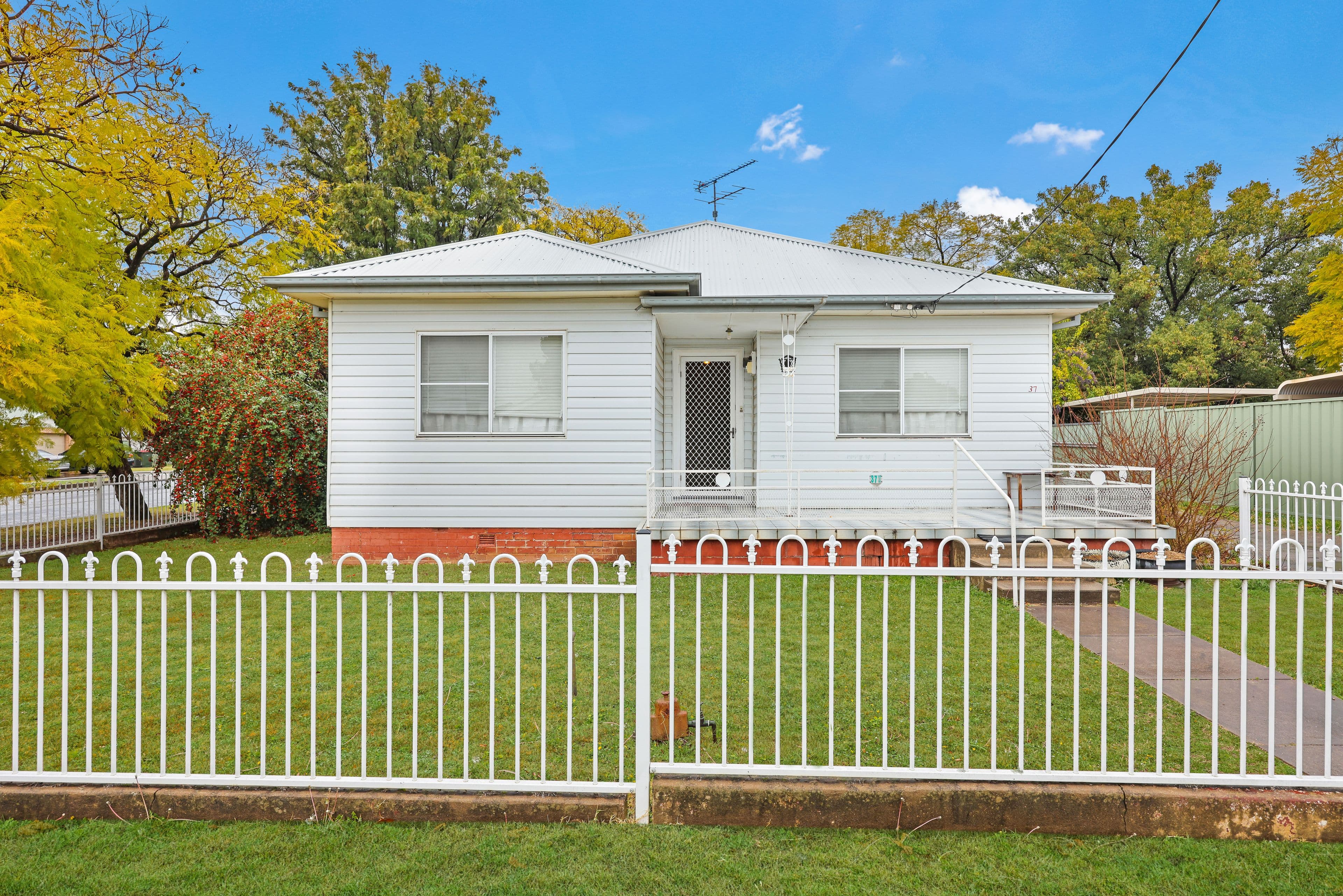 37 Vera Street, Tamworth NSW 2340, South Tamworth - Image 1