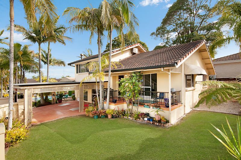12 Kinloch Avenue, BENOWA QLD 4217, Benowa - Image 1