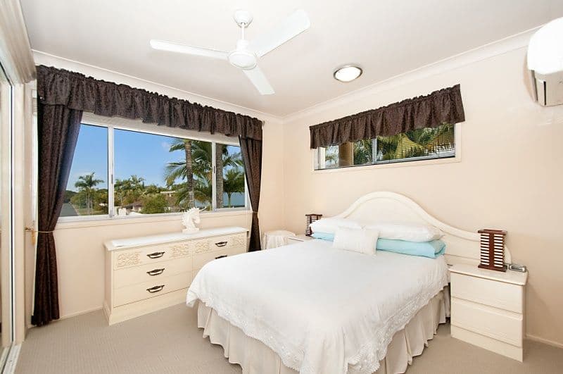 12 Kinloch Avenue, BENOWA QLD 4217, Benowa - Thumbnail 5