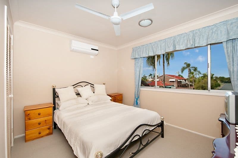 12 Kinloch Avenue, BENOWA QLD 4217, Benowa - Thumbnail 6