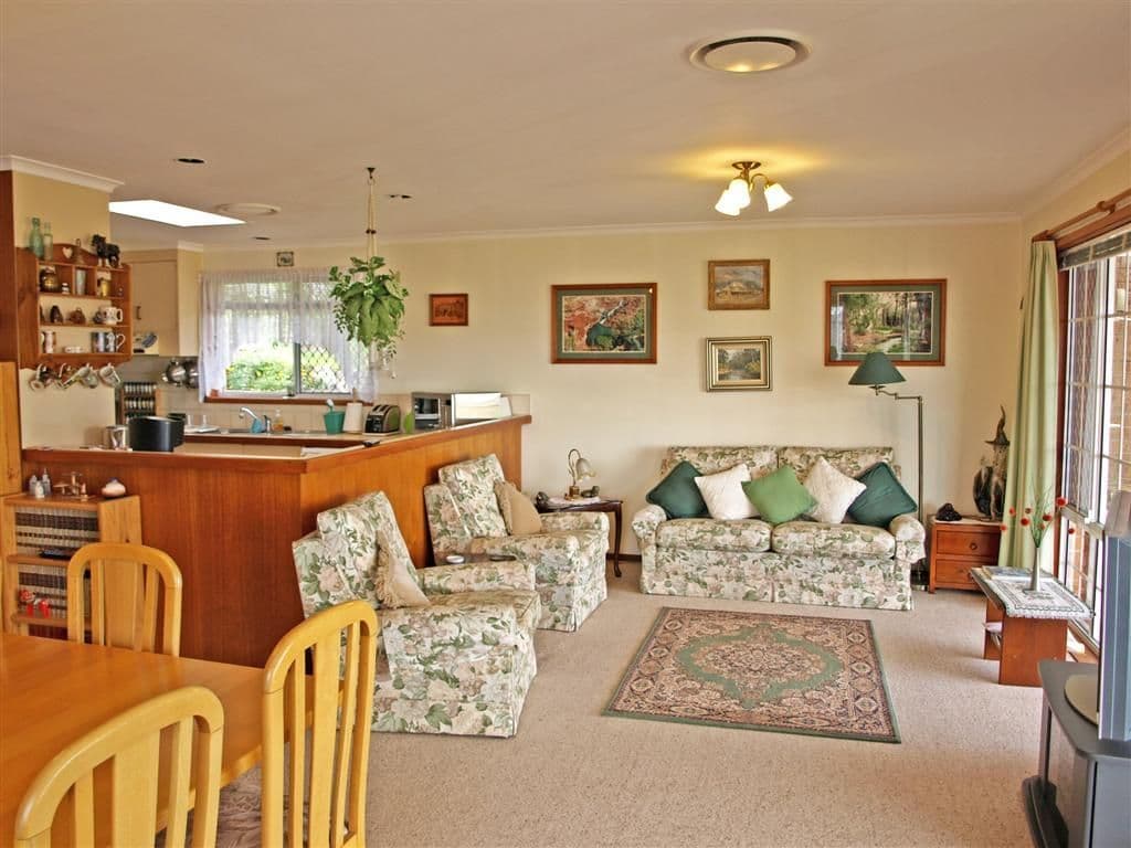 2 Manor Close, WYONG NSW 2259, Wyong - Thumbnail 2