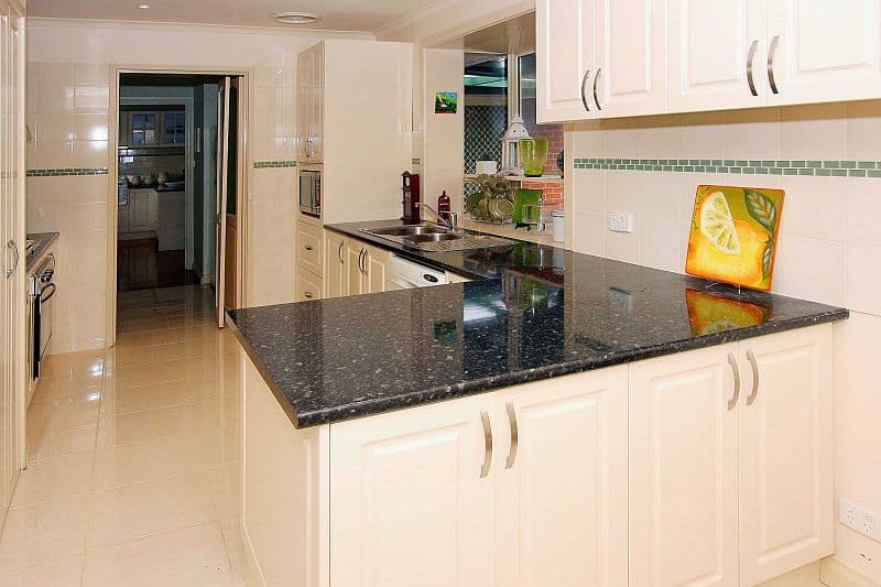 9 Rawdon Court, MILL PARK VIC 3082, Mill Park - Thumbnail 2