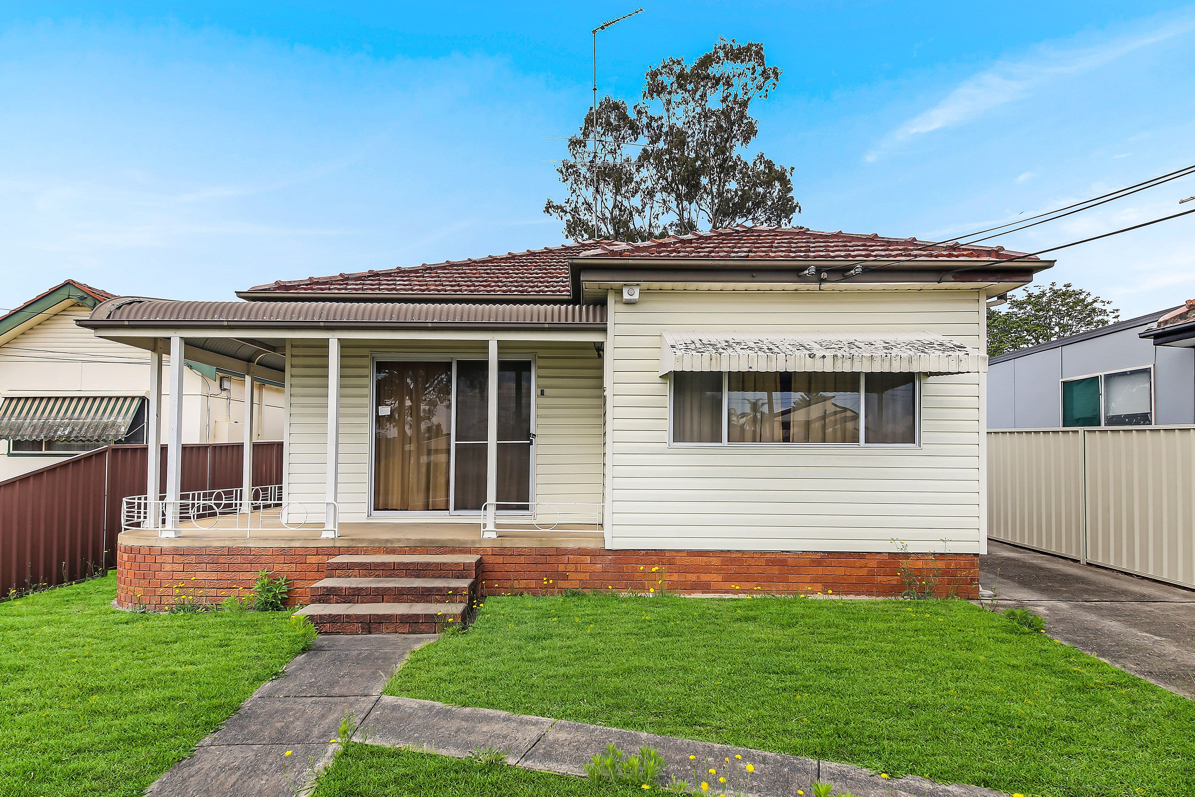 211 Henry Lawson Drive, Georges Hall - Image 1