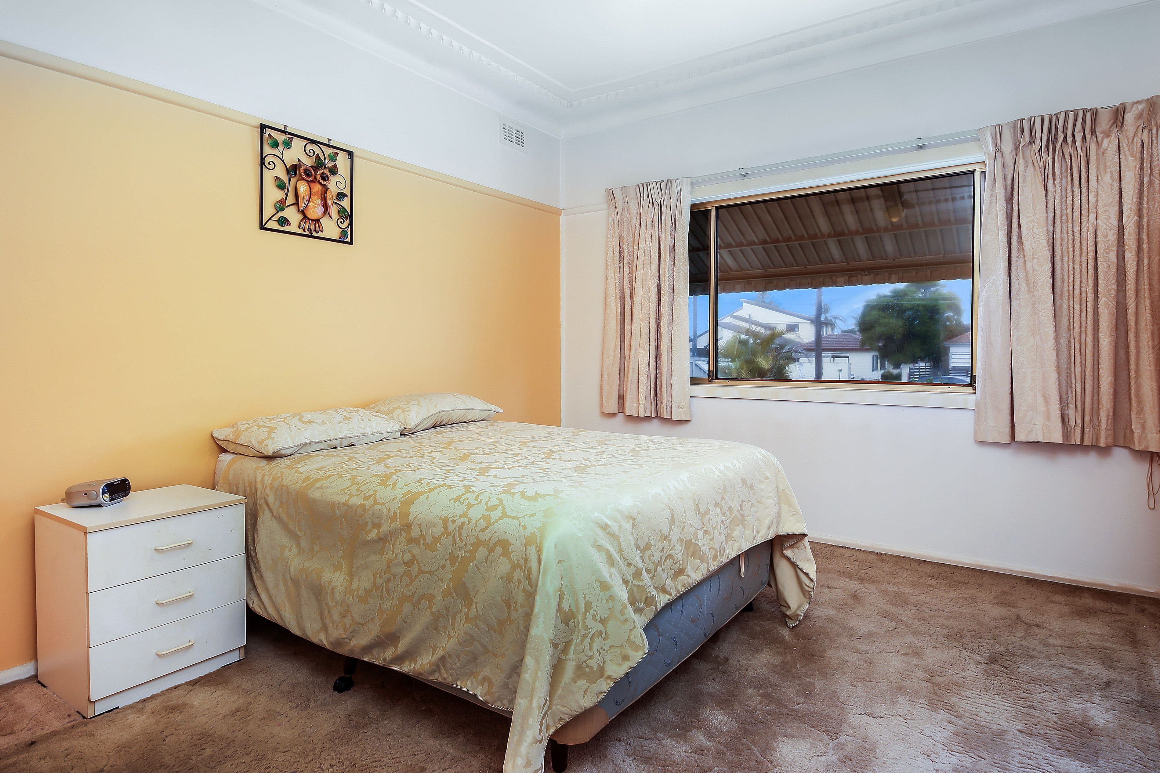 211 Henry Lawson Drive, Georges Hall - Thumbnail 7