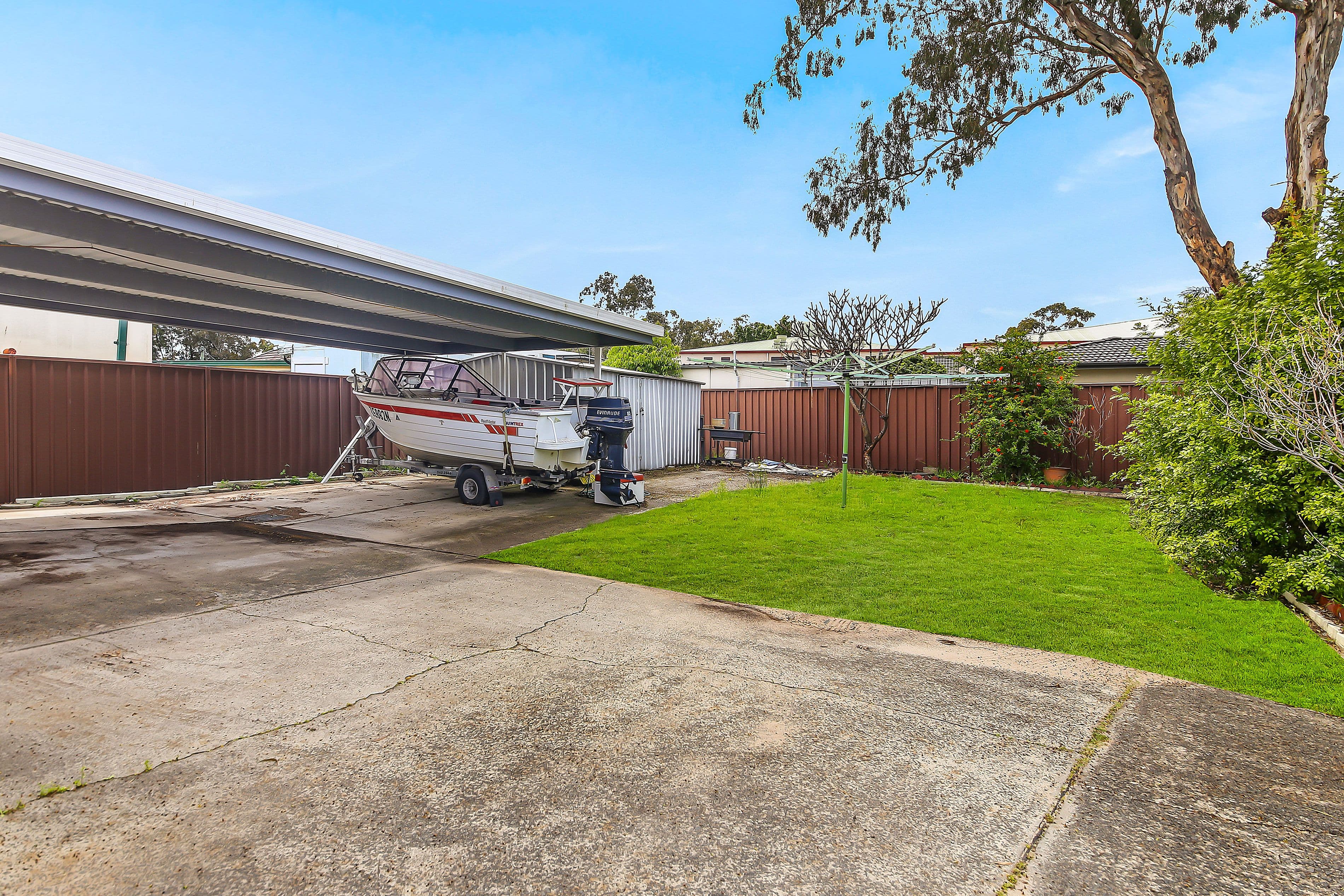 211 Henry Lawson Drive, Georges Hall - Thumbnail 8