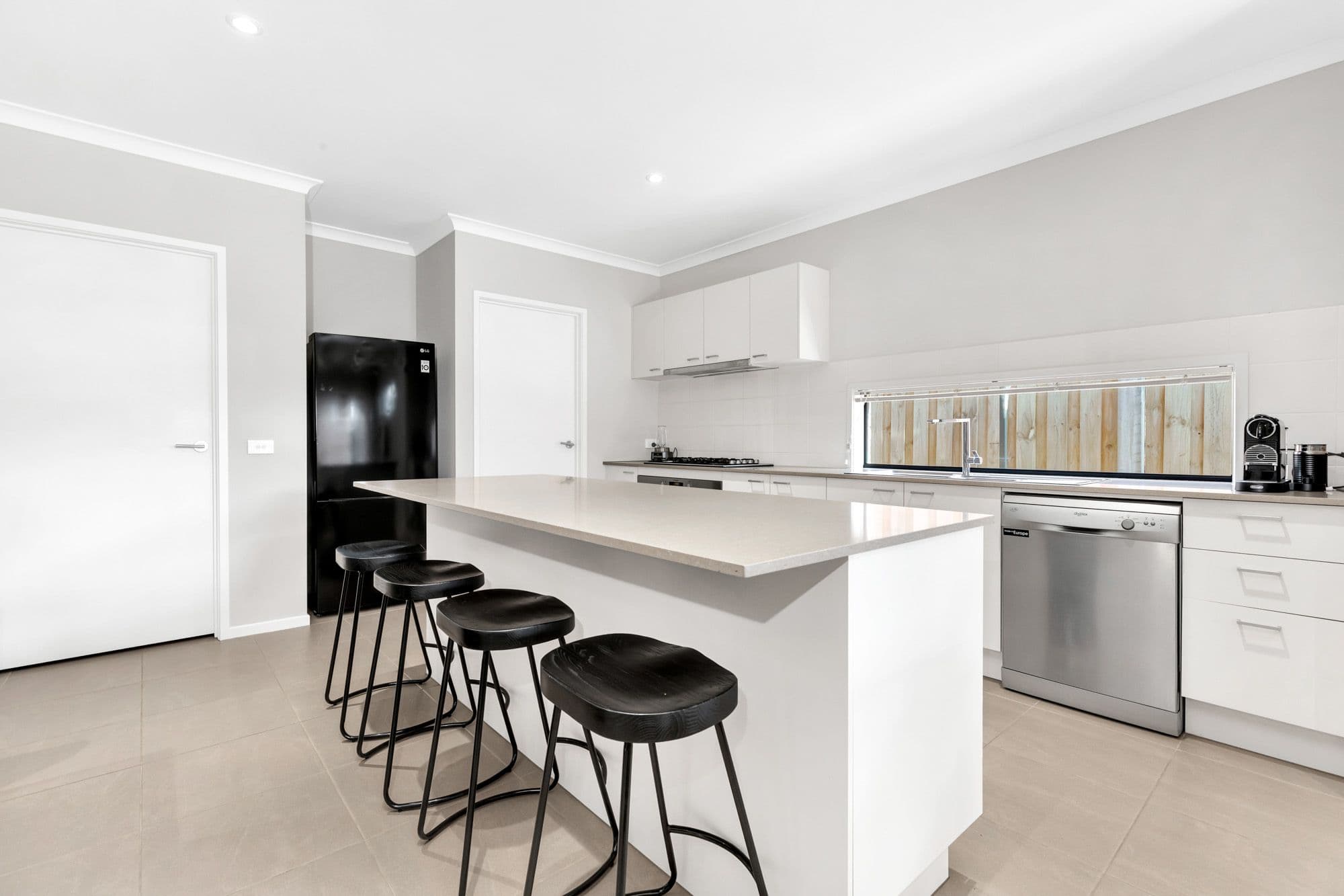 37 Cheyne Street, Werribee VIC 3030, Werribee - Thumbnail 2