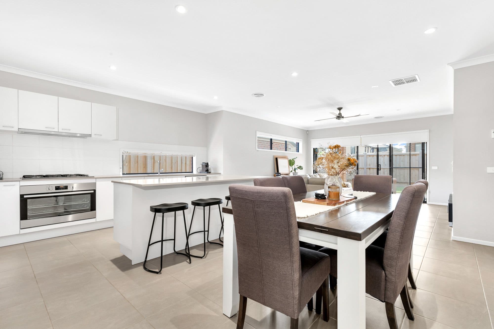37 Cheyne Street, Werribee VIC 3030, Werribee - Thumbnail 4