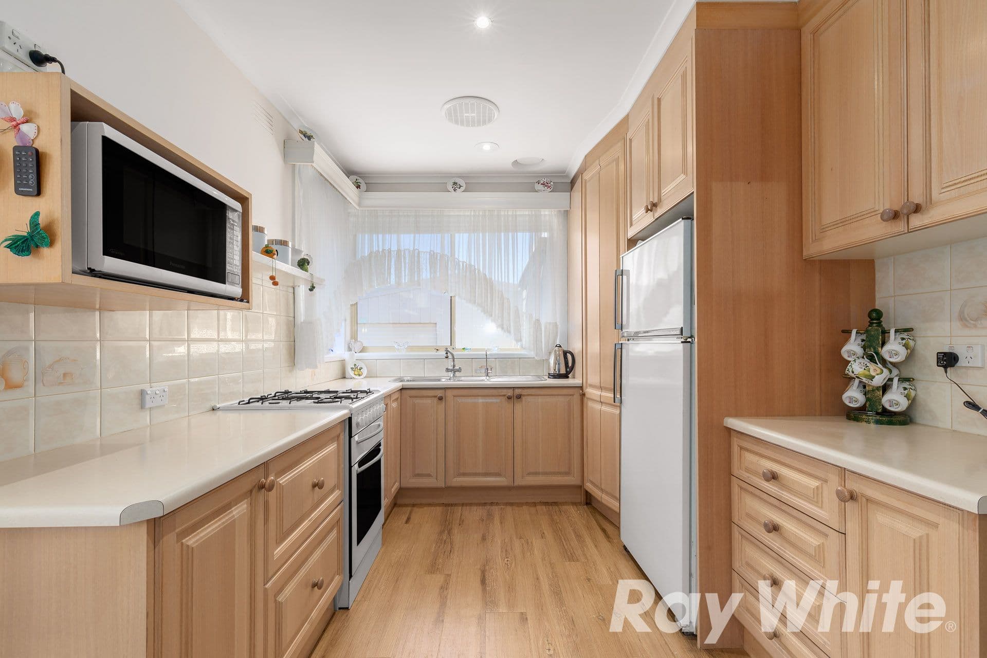 13 Avril Street, Scoresby VIC 3179, Scoresby - Thumbnail 4