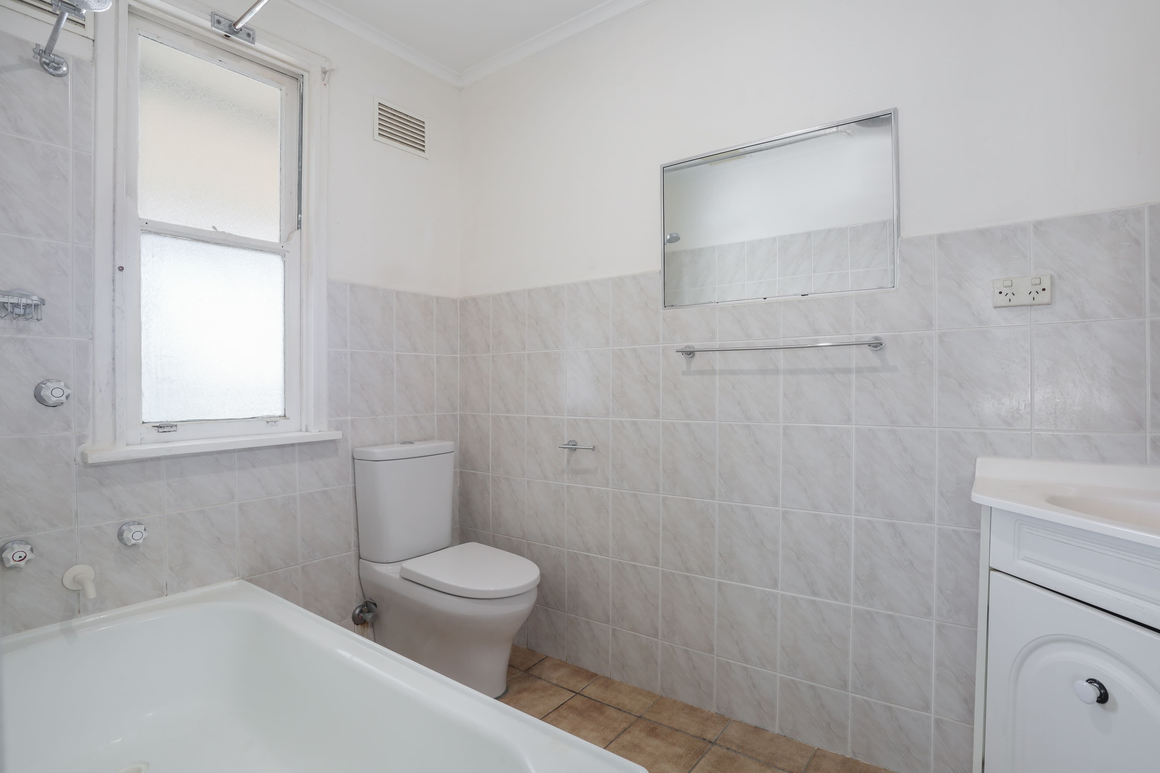 36 Guernsey Street, Busby - Thumbnail 8