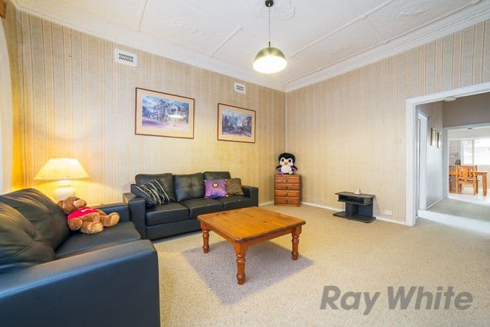 35 Nevill Street, Mayfield NSW 2304, Mayfield - Thumbnail 2