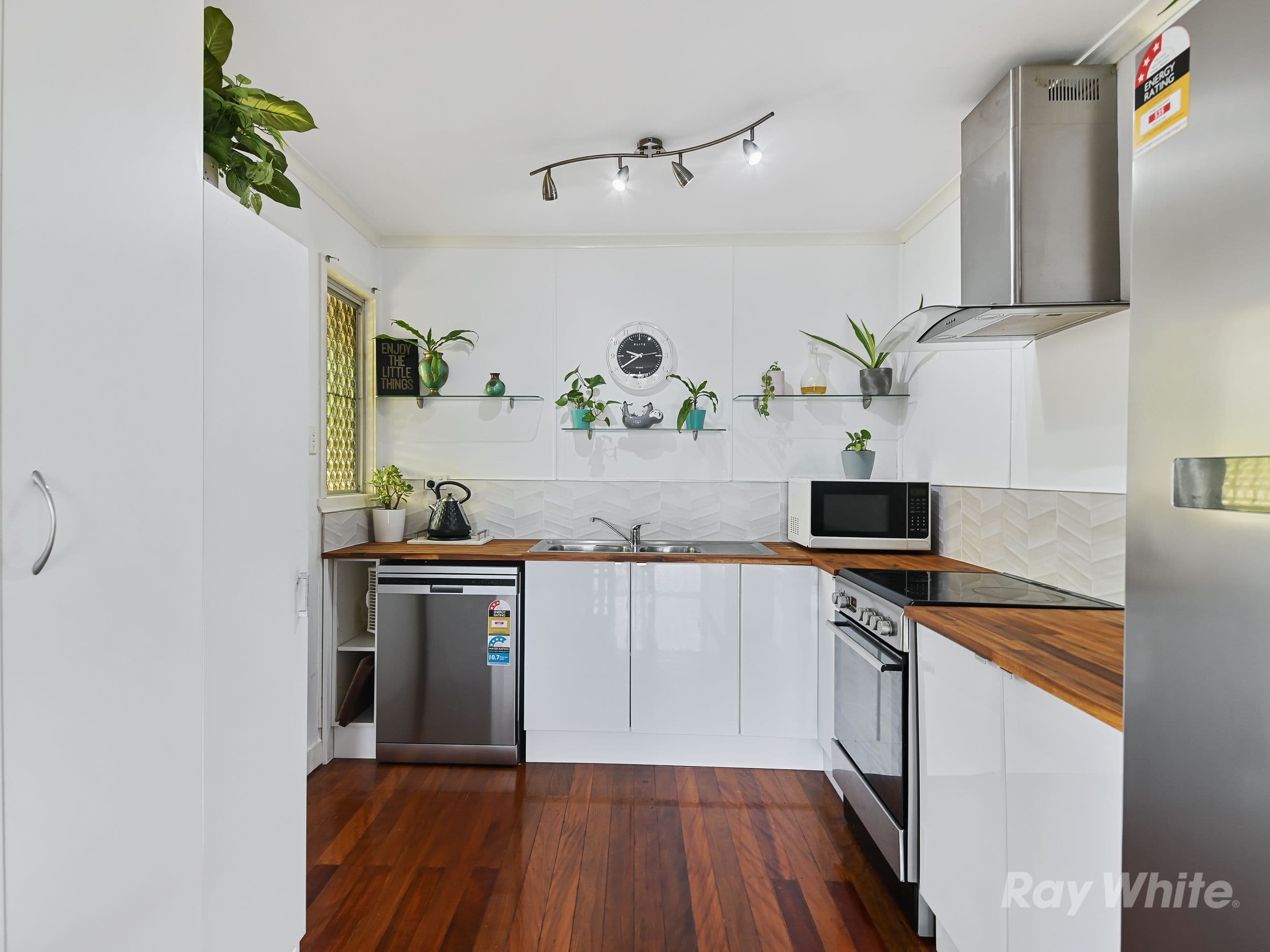 99 Jamieson Way, Point Cook - Thumbnail 4