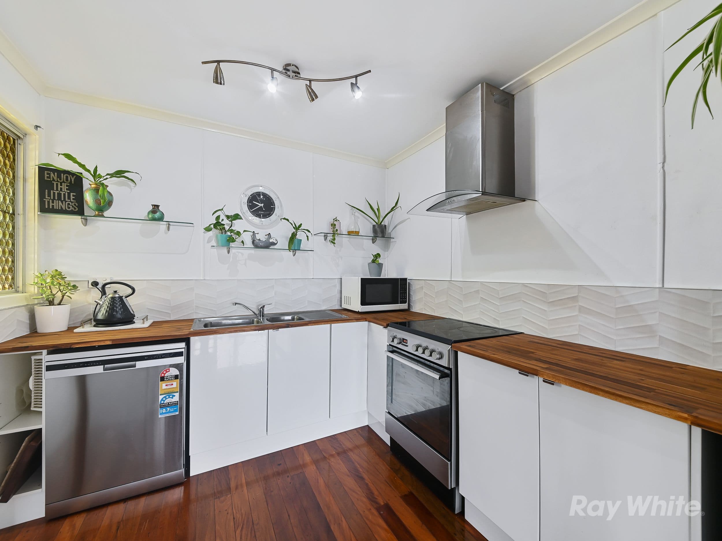 99 Jamieson Way, Point Cook - Thumbnail 5