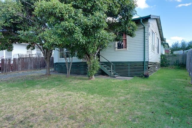 55 Yarra Avenue, RESERVOIR VIC 3073, Reservoir - Thumbnail 2