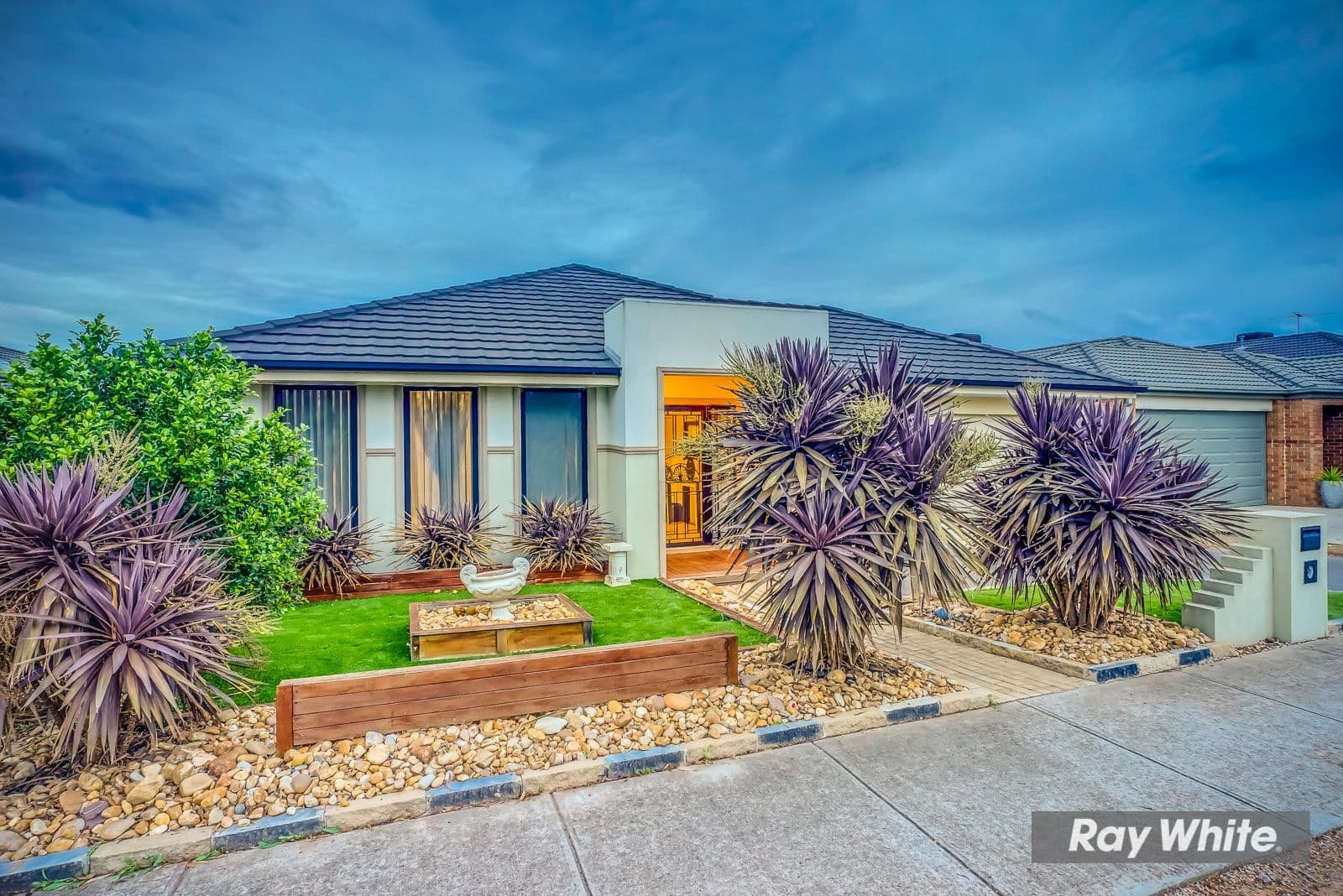13 Swordgrass Avenue, Tarneit VIC 3029, Tarneit - Thumbnail 2
