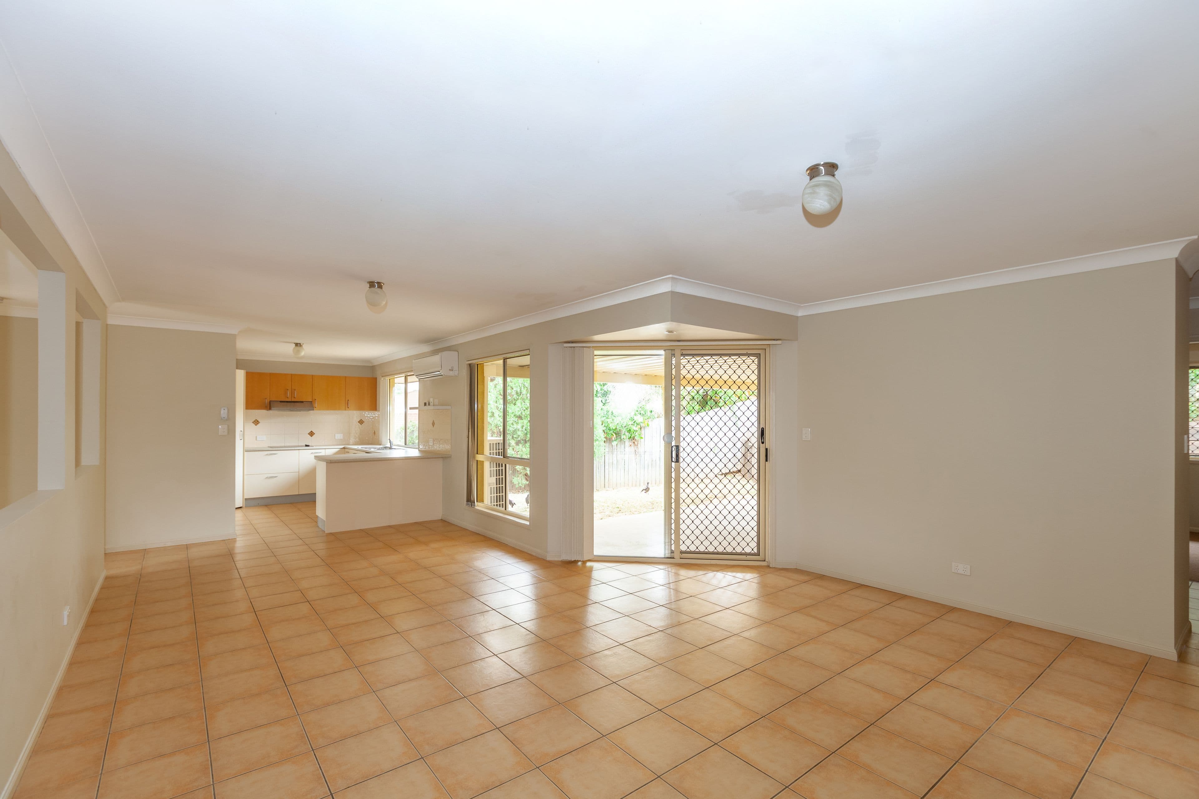 16 Crestridge Crescent, Morayfield QLD 4506, Morayfield - Thumbnail 5