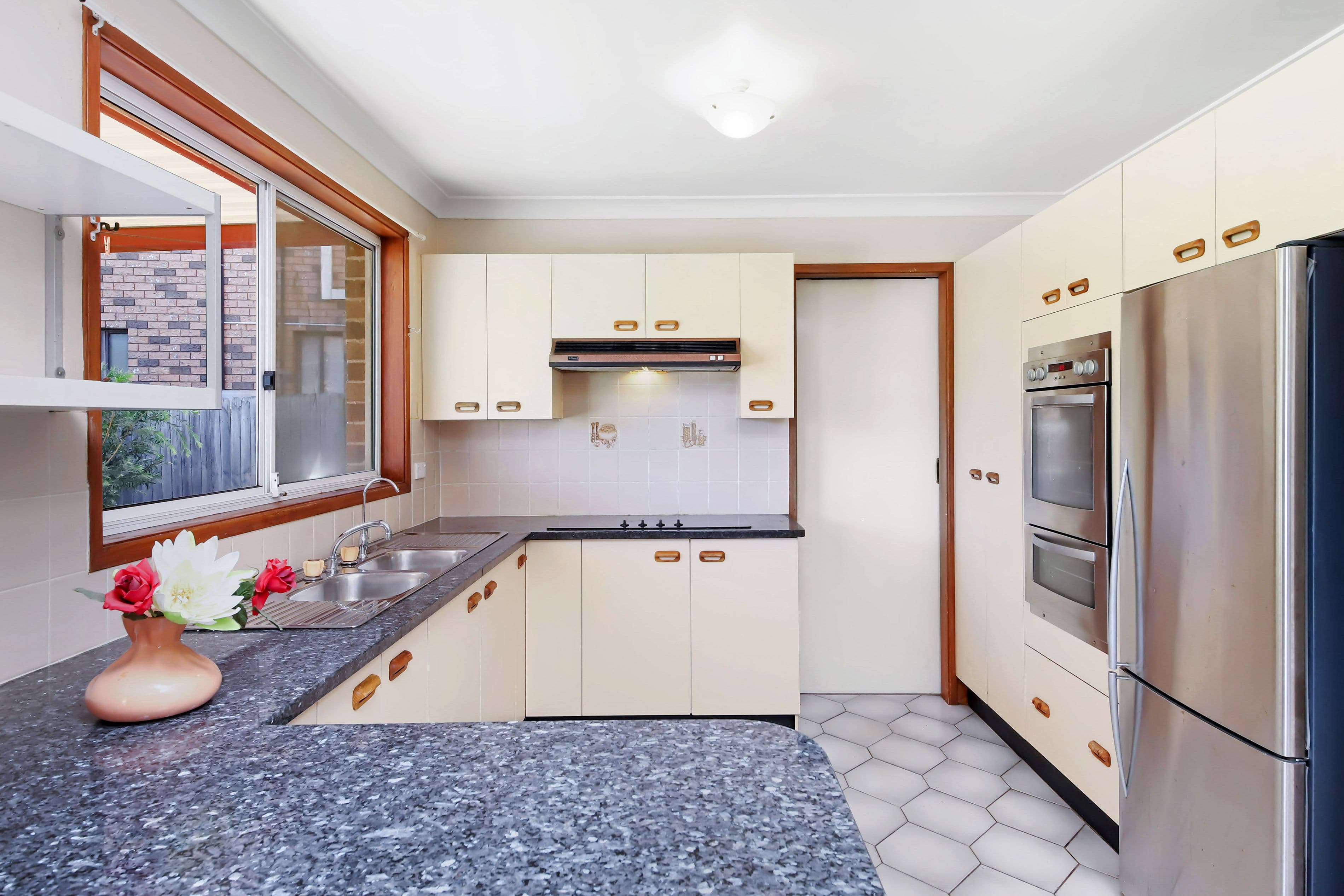 32 Talinga Avenue, Georges Hall - Thumbnail 3