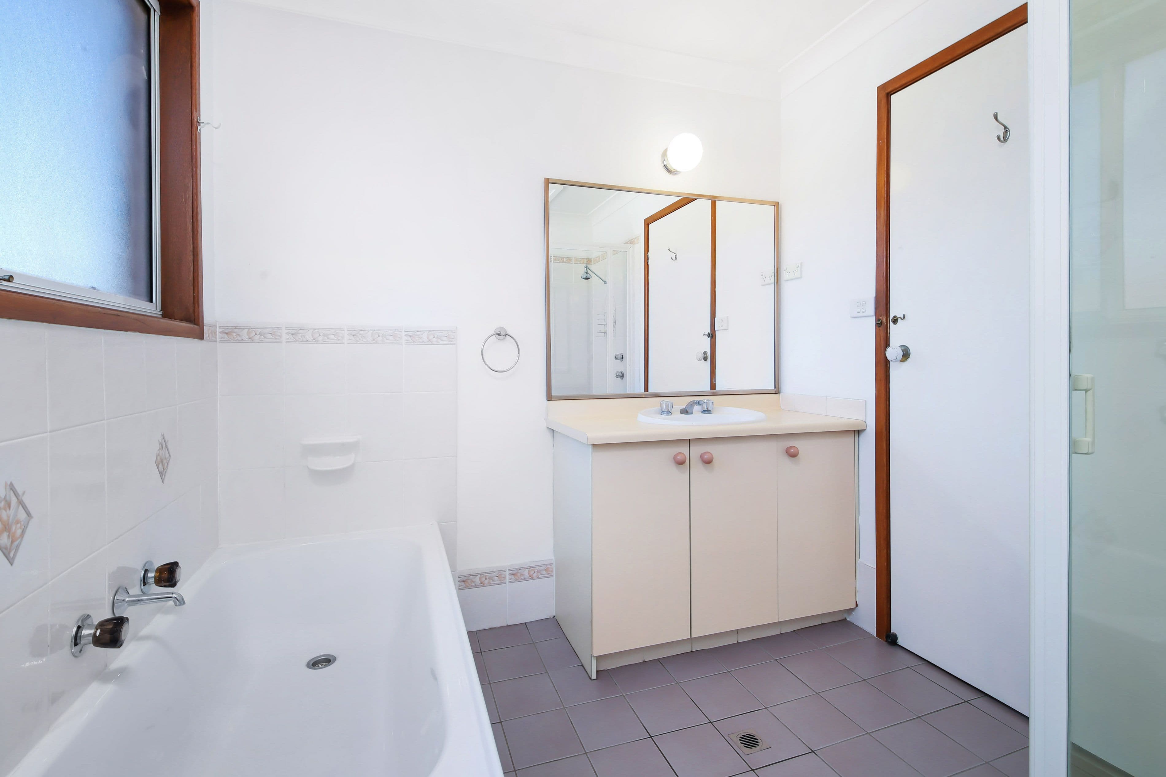 32 Talinga Avenue, Georges Hall - Thumbnail 7