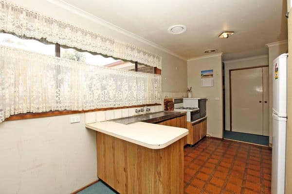43 Lowalde Drive, EPPING VIC 3076, Epping - Thumbnail 2