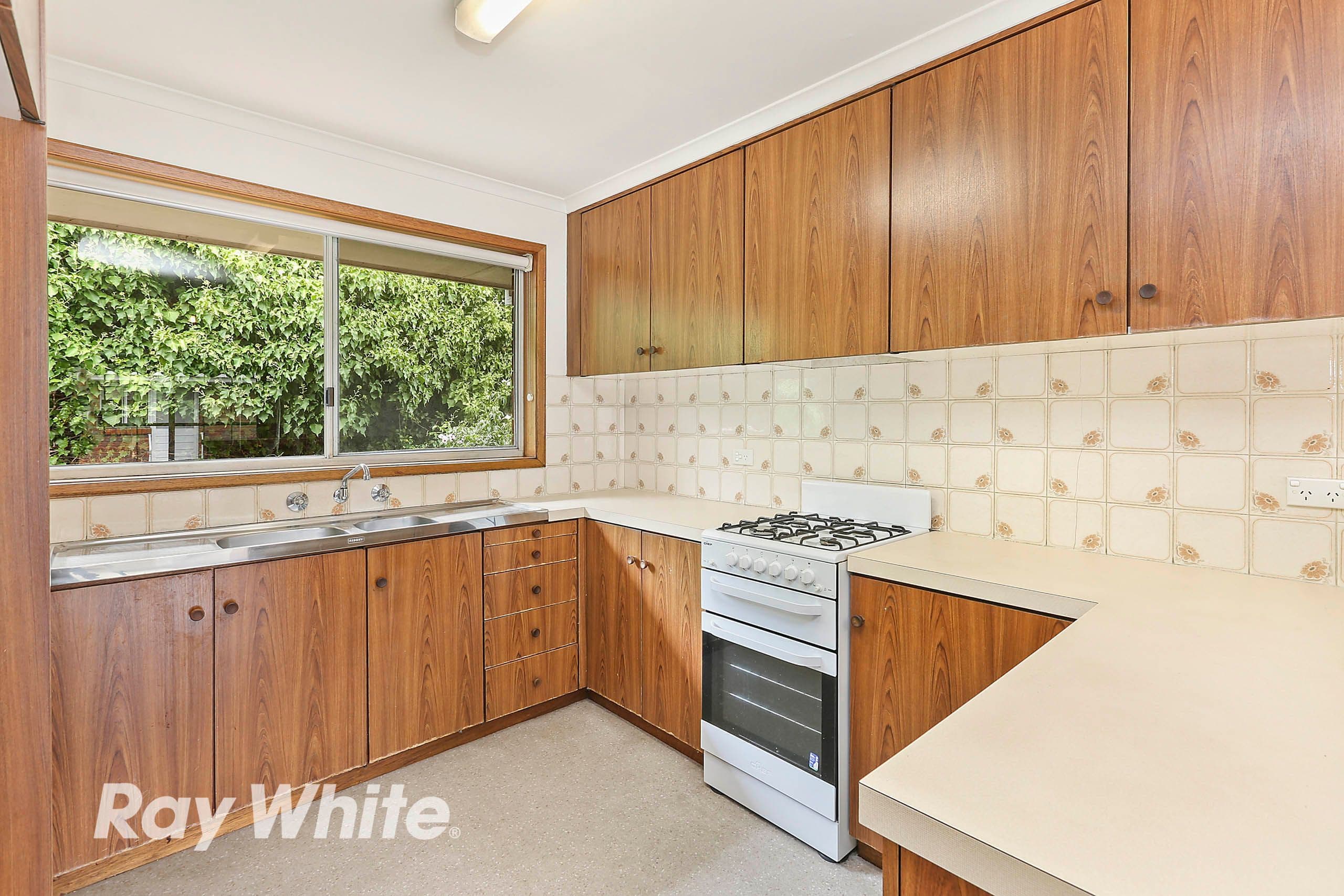 12 Duggan Court, Highton VIC 3216, Highton - Thumbnail 2