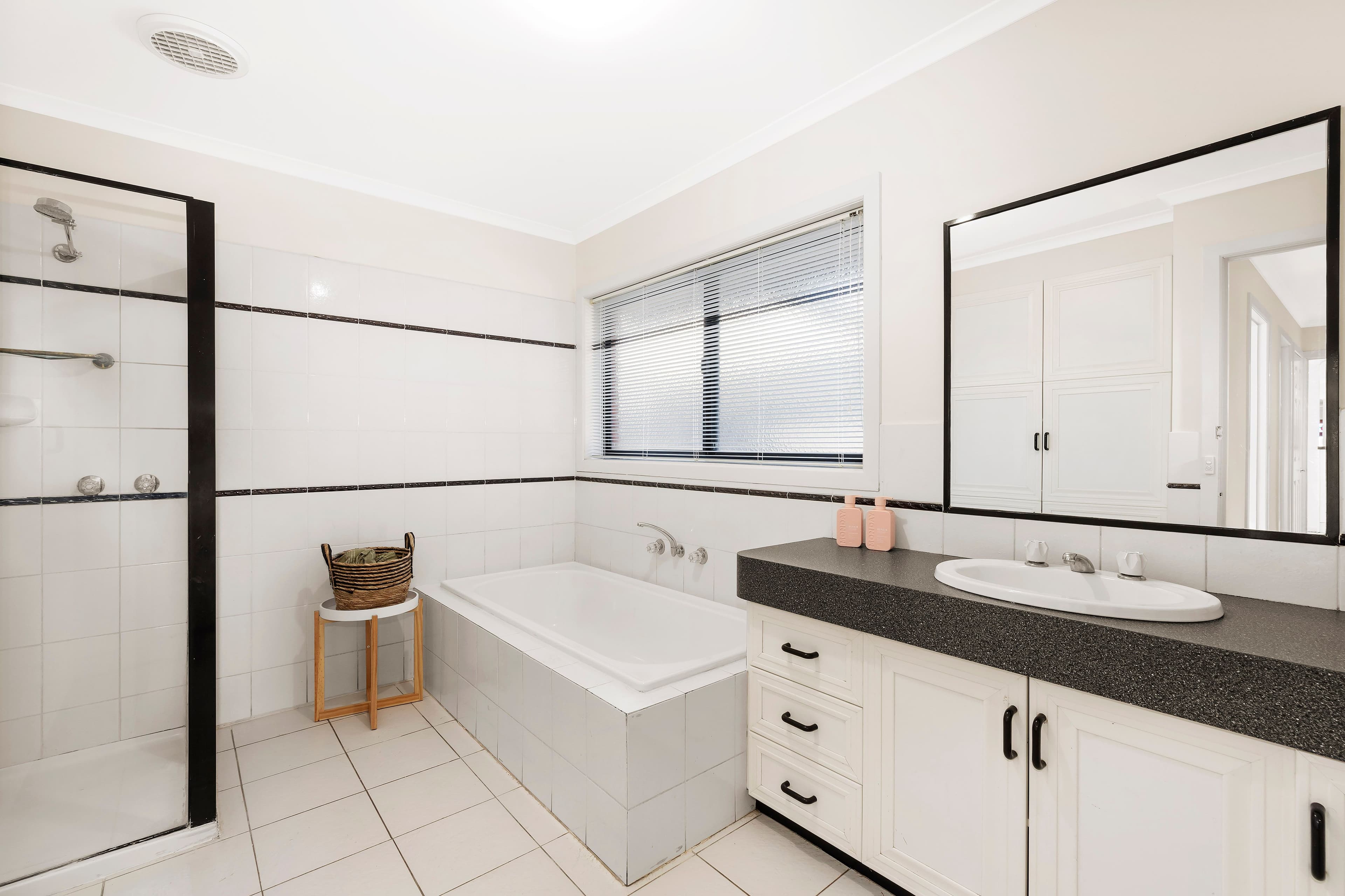 1/8 Victoria Road, Beechworth VIC 3747, Beechworth - Thumbnail 6