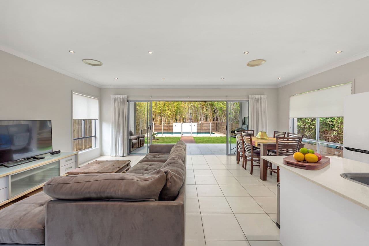 184 Molloy Road, Morningside QLD 4170, Morningside - Thumbnail 2