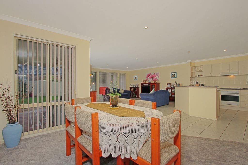 4 Stuart Place, Sunshine Bay - Thumbnail 4